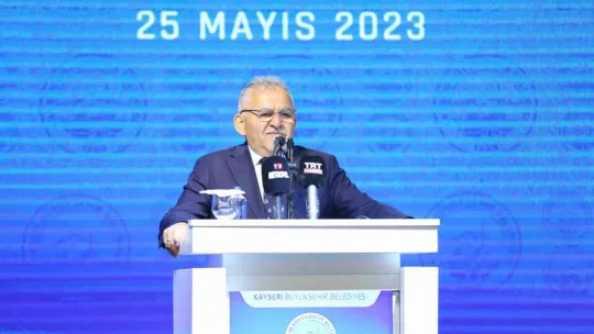 Bakan Akar, şoförlerle bir araya geldi