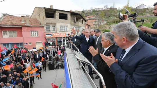 Bakan Akar'a Tomarza ve Bünyan'da coşkulu karşılama