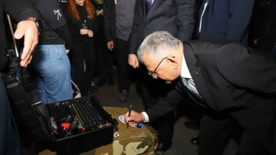 Bakan Kacır'dan Başkan Büyükkılıç'a 'Alper Gezeravcı' teşekkürü