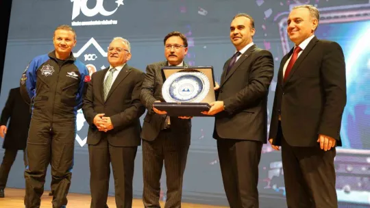 Bakan Kacır'dan Başkan Büyükkılıç'a 'Alper Gezeravcı' teşekkürü