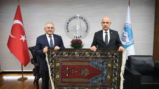 Bakan Kirişci'den Başkan Büyükkılıç'a ziyaret