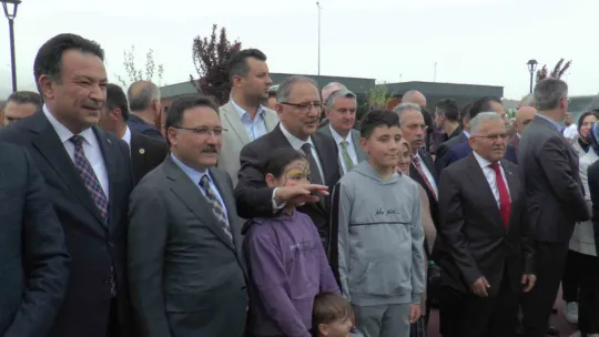 Bakan Özhaseki: 'Bu coğrafyada yaşamanın bedeli güçlü olmak'