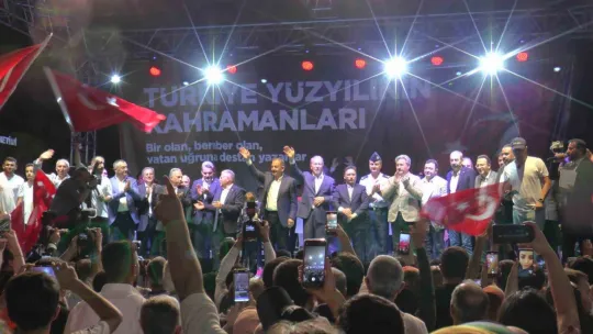 Bakan Özhaseki: 'Darbe girişimine kalkanlar o ağlayan adamın güya rüyada gördüğü sapkınlıklara peşkeş çekerek kendilerinden geçtiler'