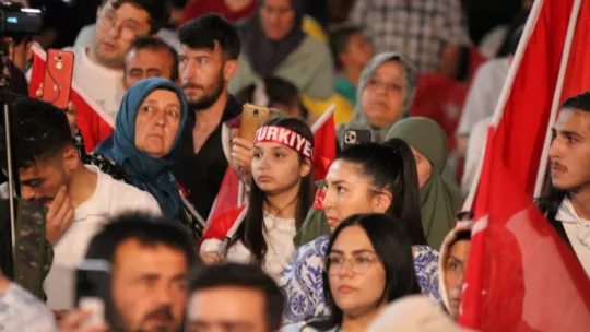 Bakan Özhaseki: 'Darbe girişimine kalkanlar o ağlayan adamın güya rüyada gördüğü sapkınlıklara peşkeş çekerek kendilerinden geçtiler'