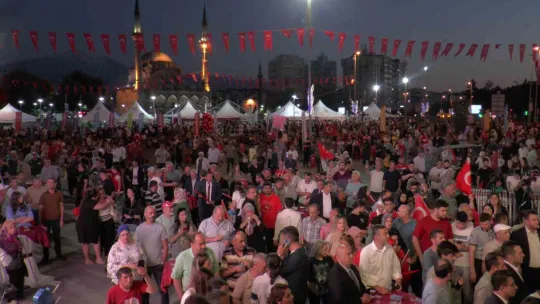 Bakan Özhaseki: 'Darbe girişimine kalkanlar o ağlayan adamın güya rüyada gördüğü sapkınlıklara peşkeş çekerek kendilerinden geçtiler'