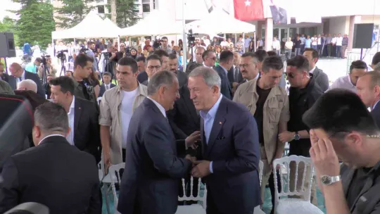 Bakan Özhaseki: 'Deprem bölgesindeki kent merkezlerinde 'Yerinde Dönüşüm' yapacağız'