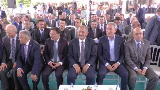 Bakan Özhaseki: 'Deprem bölgesindeki kent merkezlerinde 'Yerinde Dönüşüm' yapacağız'