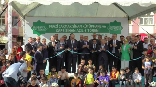 Bakan Özhaseki: 'Dünyada Türkiye Cumhuriyeti ismi geçtiği zaman başımızın dik olduğu bir dönem başlamıştır'