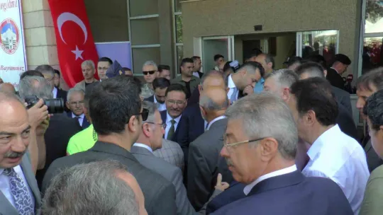 Bakan Özhaseki: 'Gelişiyoruz, büyüyoruz ve bu durum düşmana korku salıyor'