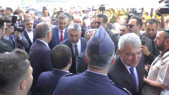 Bakan Özhaseki: 'Gelişiyoruz, büyüyoruz ve bu durum düşmana korku salıyor'