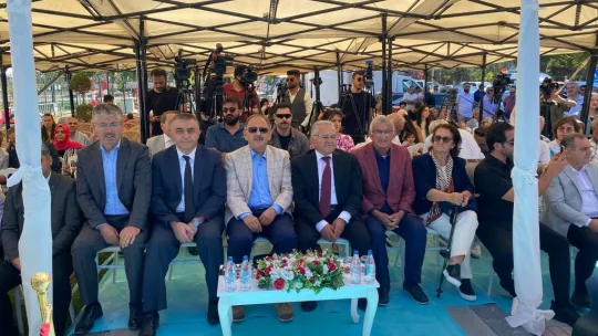 Bakan Özhaseki ve Başkan Büyükkılıç, Büyükşehirin 11. kütüphanesini açtı