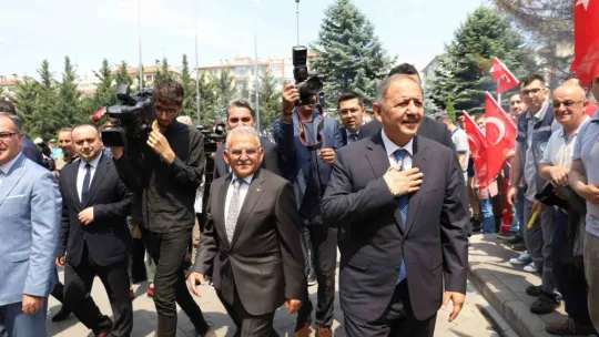 Bakan Özhaseki'ye Büyükşehir'de coşkulu karşılama