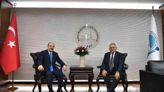 Bakan Varank, Başkan Büyükkılıç'ı ziyaret etti