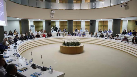 Bakan Yardımcısı Kaymakcı, ERÜ'de akademisyenler ve öğrencilerle buluştu