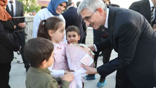 Bakan Yardımcısı Yılmaz, Develi'de okul açılışlarına katıldı