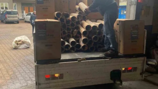 Baki Ersoy'dan 500 soba ve 5000 iaşe paketi yardımı