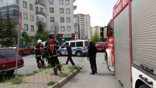 Balkonda çıkan yangın korkuttu