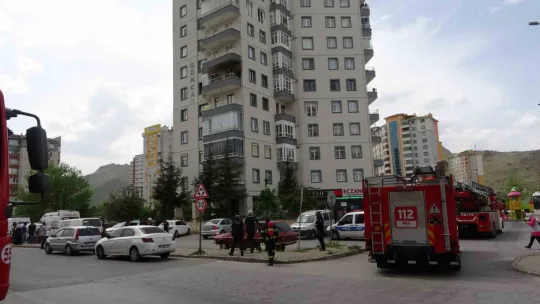 Balkonda çıkan yangın korkuttu