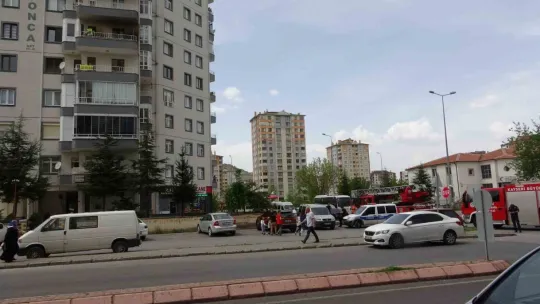 Balkonda çıkan yangın korkuttu