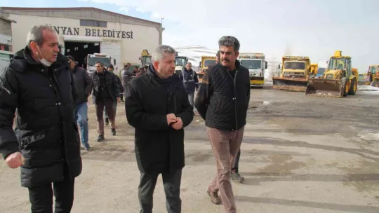 Başkan Altun belediye personelinin kandilini kutladı