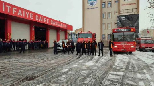 Başkan Büyükkılıç: '25 araç ve 34 personel, deprem bölgesine yola çıktı'