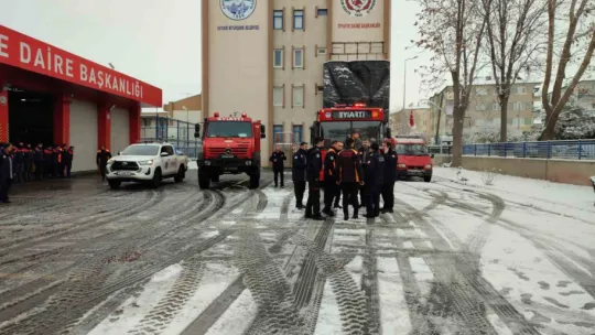 Başkan Büyükkılıç: '25 araç ve 34 personel, deprem bölgesine yola çıktı'