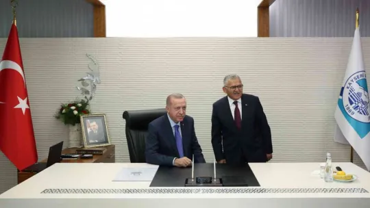 Başkan Büyükkılıç: 'AK Parti aydınlığa açılan yoldur, kardeşliktir'