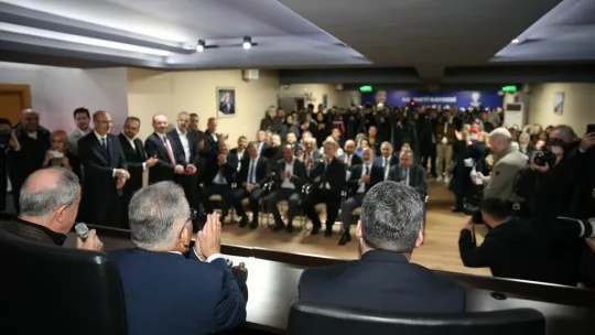 Başkan Büyükkılıç, Ak Parti Teşkilat mensuplarıyla buluştu