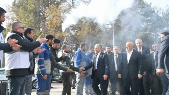 Başkan Büyükkılıç: 'Bu güzel şehri bu noktaya getiren işçi kardeşlerimizdir'