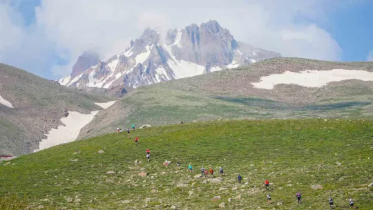 Erciyes'in yaz temposu da çok yoğun