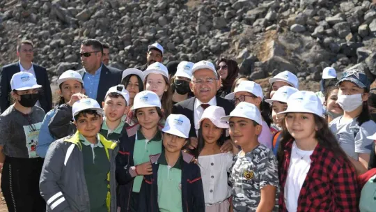 Başkan Büyükkılıç: 'Fidanlarda gençlerimiz de ülkemizin geleceği'