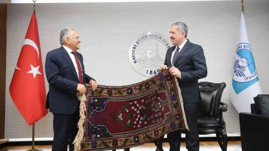 Başkan Büyükkılıç: 'Hizmetten hizmete koşuyoruz'