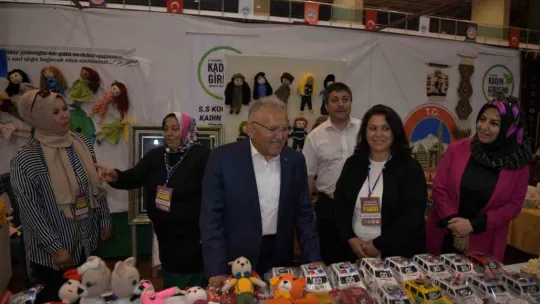 Başkan Büyükkılıç: 'Kadınlar aile ve toplum yapımızın temel direğidir'