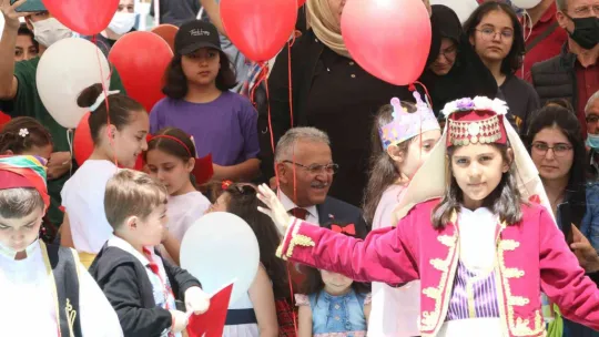 Başkan Büyükkılıç: 'Kayseri, Büyükşehir ile 'Festivaller Şehri' oluyor'