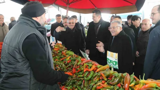Pazarcı esnafından Memduh Başkan'a büyük ilgi