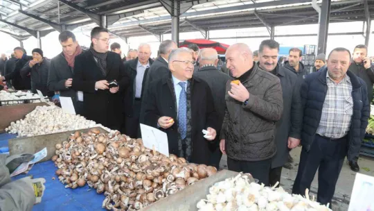 Pazarcı esnafından Memduh Başkan'a büyük ilgi
