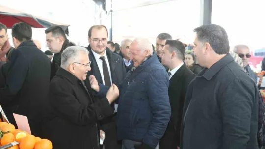 Pazarcı esnafından Memduh Başkan'a büyük ilgi