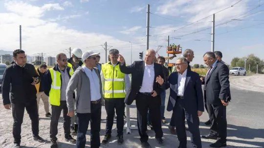Başkan Büyükkılıç: 'Tramvay hattına 120 bin adet fidan dikiyoruz'