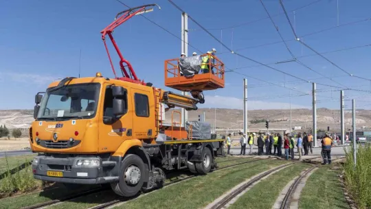 Başkan Büyükkılıç: 'Tramvay hattına 120 bin adet fidan dikiyoruz'