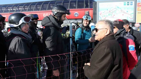 Başkan Büyükkılıç: 'Türkiye'nin her yerinden Erciyes'e geliyorlar'