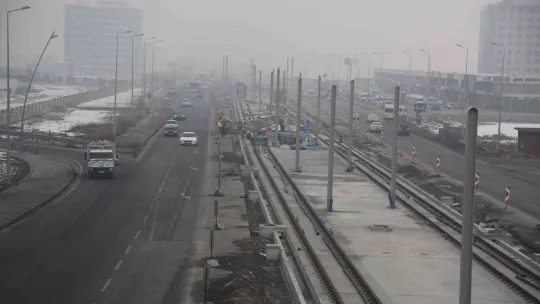 'Yeni raylı sistem hatlarında hummalı çalışma sürüyor'