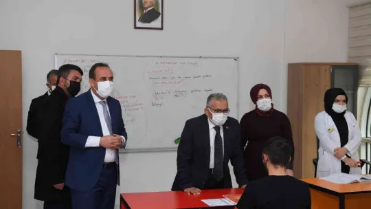 Başkan Büyükkılıç, 2021'de 16 ilçeyi 80 kez ziyaret etti