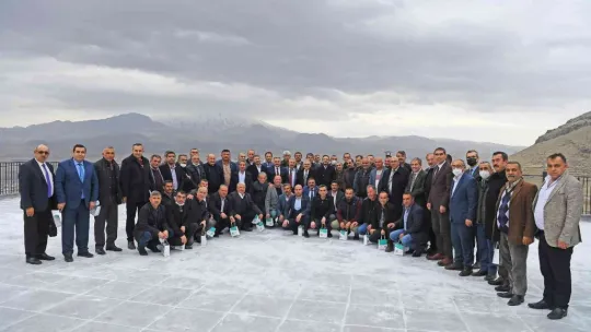 Başkan Büyükkılıç 22 günde 13 ilçede 533 muhtar ile görüştü