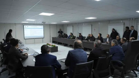 Başkan Büyükkılıç'a 'raylı sistem' brifingi