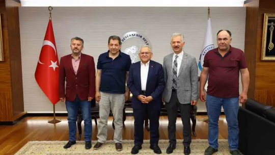 Başkan Büyükkılıç'a garnizon komutanı, STK temsilcileri ve müdürlerden tebrik ziyareti