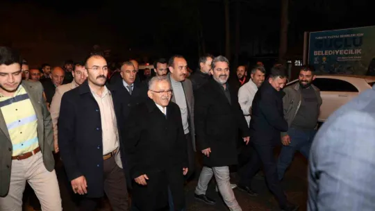 Başkan Büyükkılıç'a İncesu'da meşaleli, coşkulu karşılama