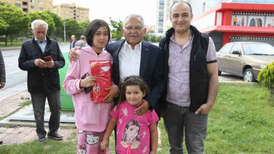 Başkan Büyükkılıç'a mahalle ziyaretlerinde yoğun ilgi
