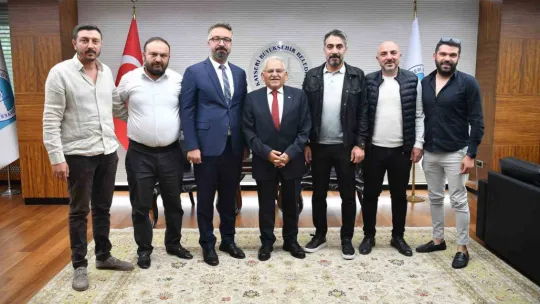 Başkan Büyükkılıç'a şehrin tebrik ziyaretleri sürüyor