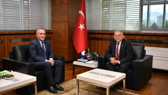Başkan Büyükkılıç'a şehrin tebrik ziyaretleri sürüyor