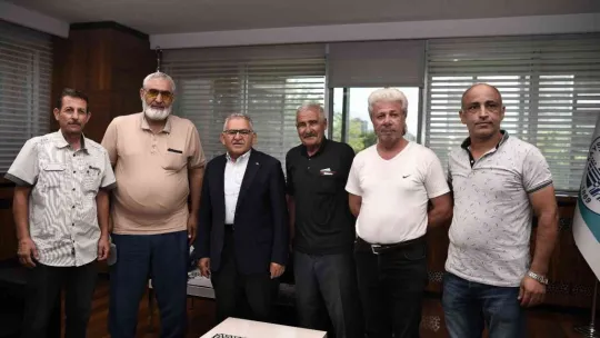 Başkan Büyükkılıç'a ziyaretçi akını